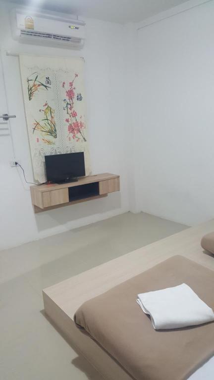Cheaper Room Сурат Тхани Екстериор снимка