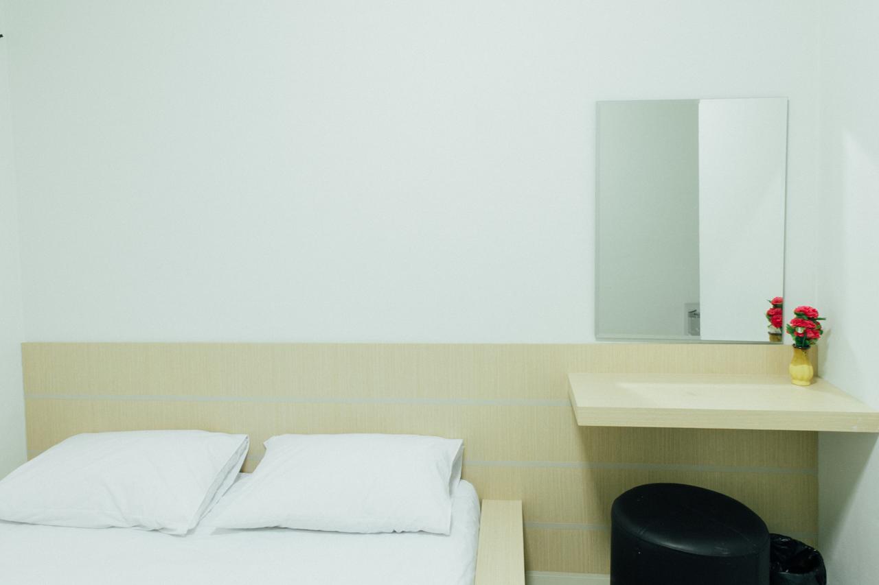 Cheaper Room Сурат Тхани Екстериор снимка