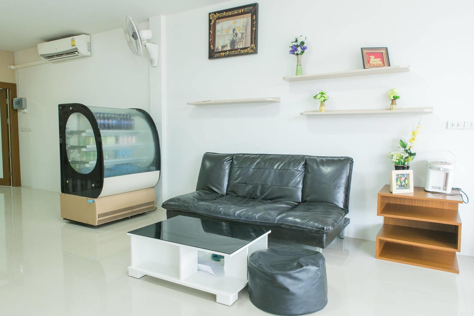 Cheaper Room Сурат Тхани Екстериор снимка