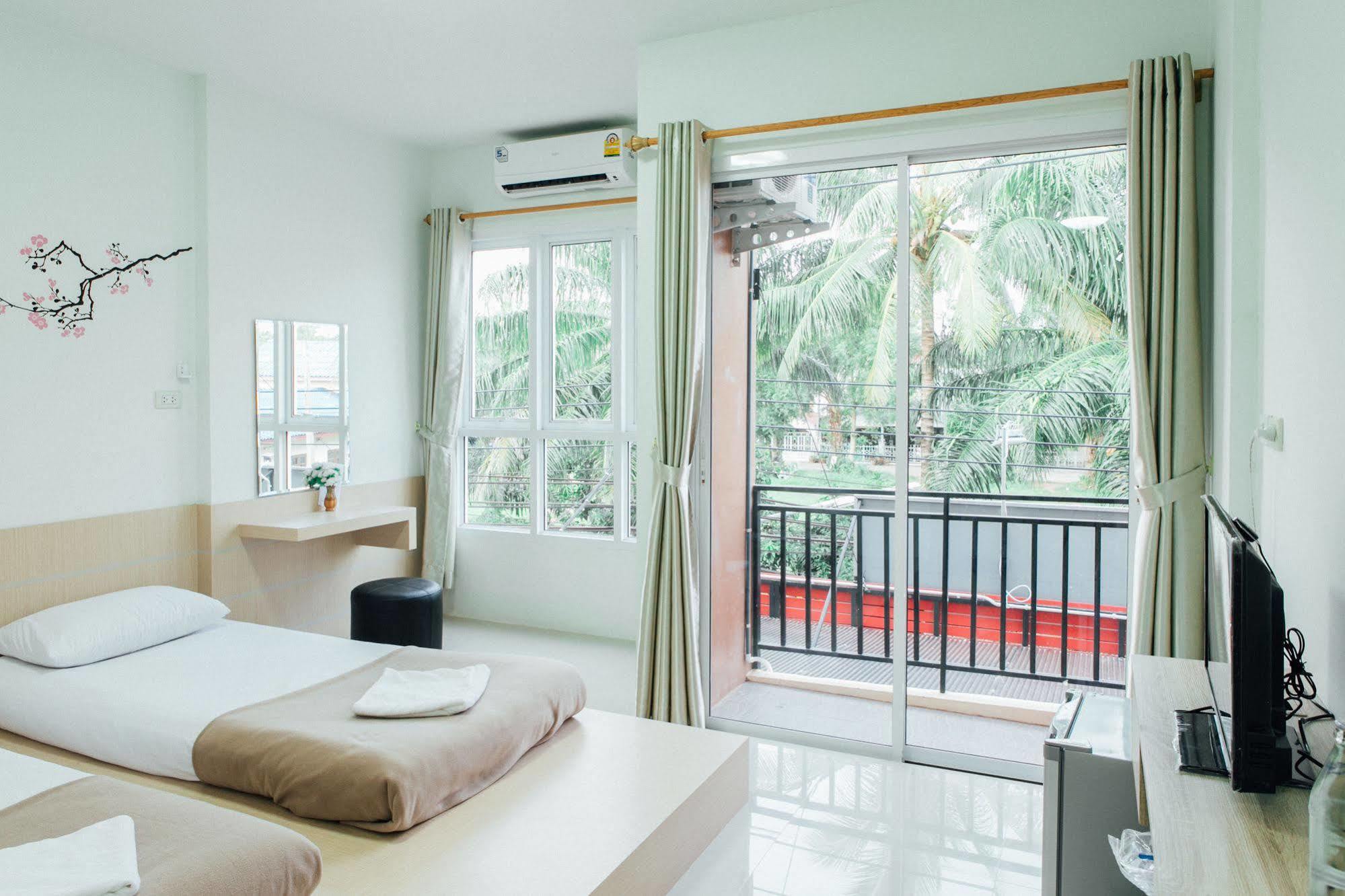 Cheaper Room Сурат Тхани Екстериор снимка